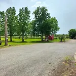 Camping Au Vent Des Marais